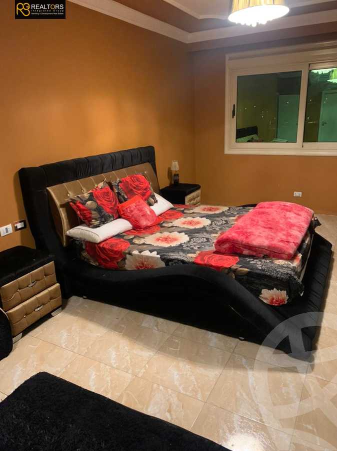 https://aqarmap.com.eg/ar/listing/4108269-for-sale-cairo-el-sheikh-zayed-city-compounds-in-sheikh-zayed-royal-city