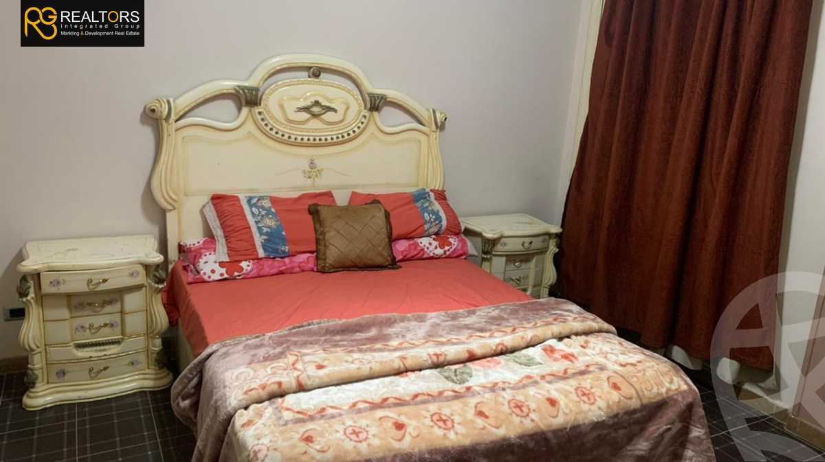 https://aqarmap.com.eg/ar/listing/4108269-for-sale-cairo-el-sheikh-zayed-city-compounds-in-sheikh-zayed-royal-city
