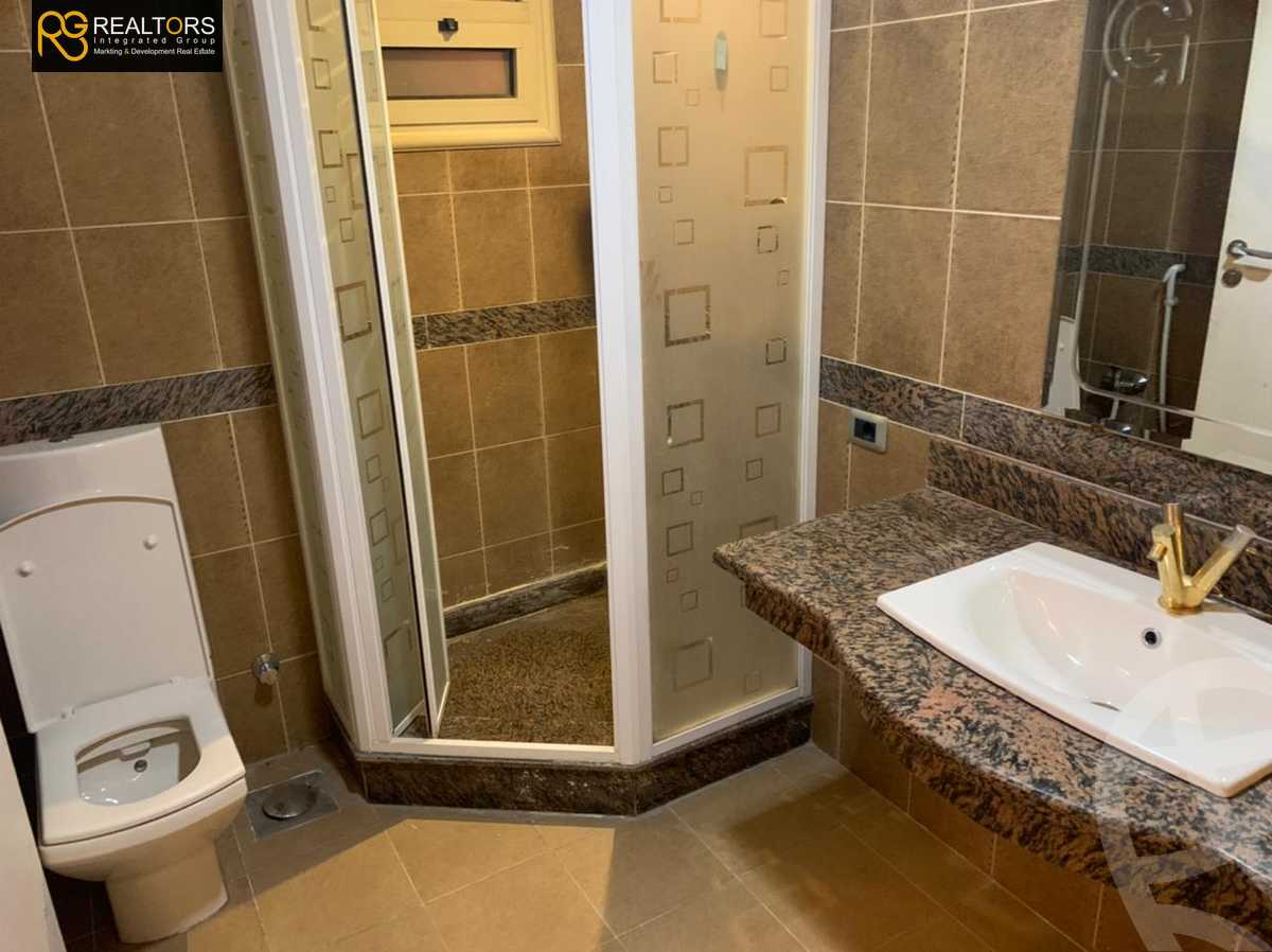 https://aqarmap.com.eg/ar/listing/4108269-for-sale-cairo-el-sheikh-zayed-city-compounds-in-sheikh-zayed-royal-city