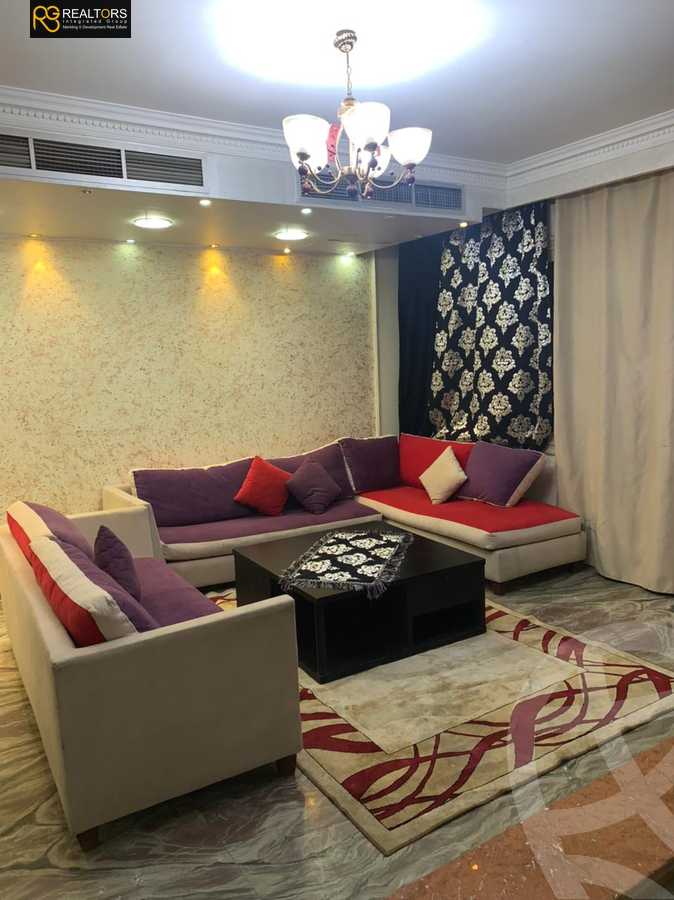 https://aqarmap.com.eg/ar/listing/4108269-for-sale-cairo-el-sheikh-zayed-city-compounds-in-sheikh-zayed-royal-city