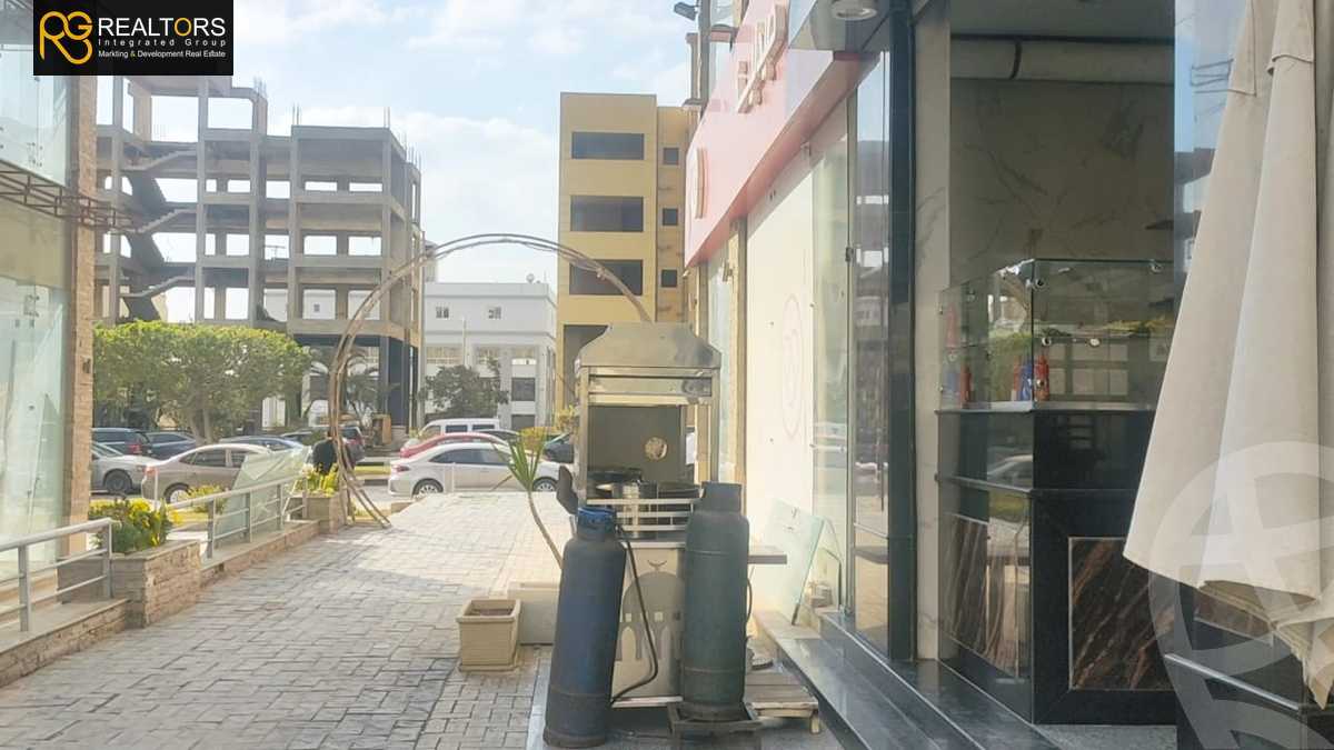 https://aqarmap.com.eg/ar/listing/4109493-for-sale-cairo-el-sheikh-zayed-city-compounds-in-sheikh-zayed-beverly-hills