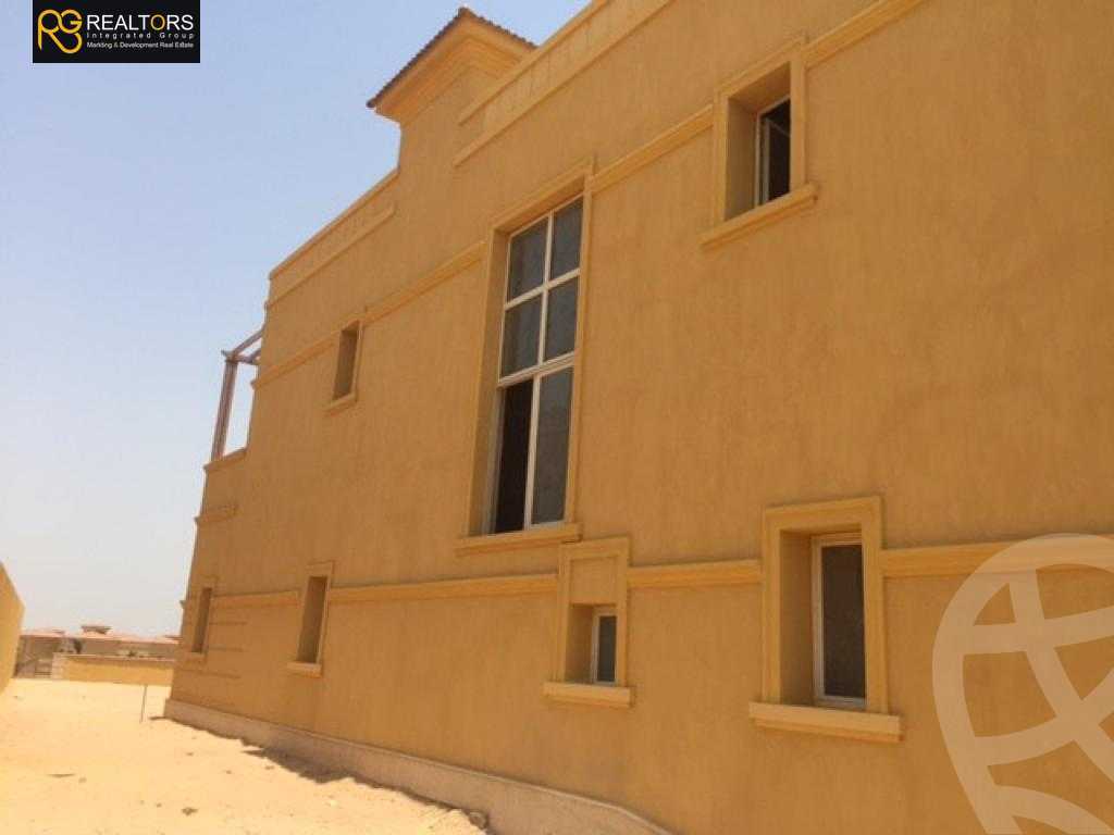 https://aqarmap.com.eg/en/listing/4111749-for-sale-cairo-el-sheikh-zayed-city-compounds-in-sheikh-zayed-royal-meadows
