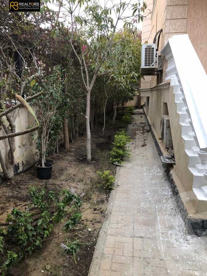 https://aqarmap.com.eg/en/listing/4112174-for-sale-cairo-6th-of-october-compound-el-worod