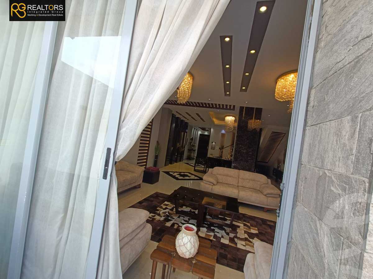 https://aqarmap.com.eg/en/listing/4117708-for-sale-cairo-6th-of-october-compounds-cleopatra-square