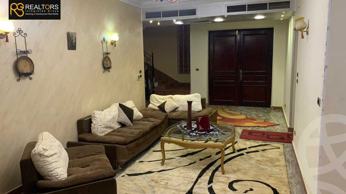 https://aqarmap.com.eg/ar/listing/4121420-for-sale-cairo-el-sheikh-zayed-city-compounds-in-sheikh-zayed-royal-city