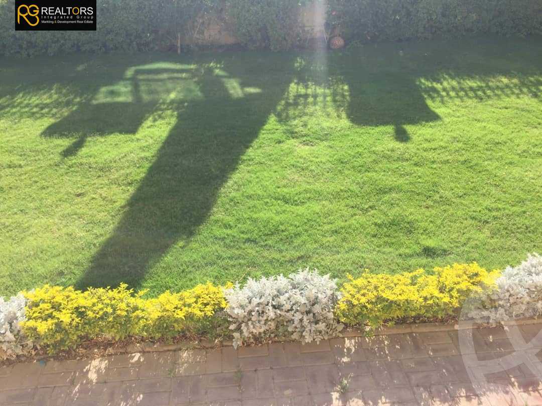 https://aqarmap.com.eg/ar/listing/4121420-for-sale-cairo-el-sheikh-zayed-city-compounds-in-sheikh-zayed-royal-city