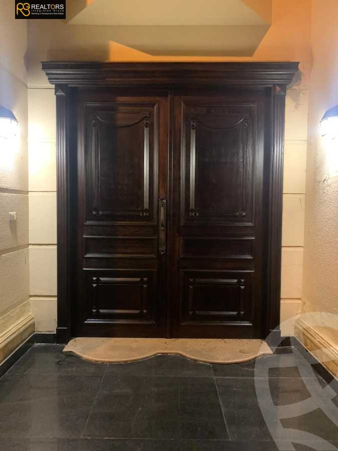 https://aqarmap.com.eg/ar/listing/4121420-for-sale-cairo-el-sheikh-zayed-city-compounds-in-sheikh-zayed-royal-city
