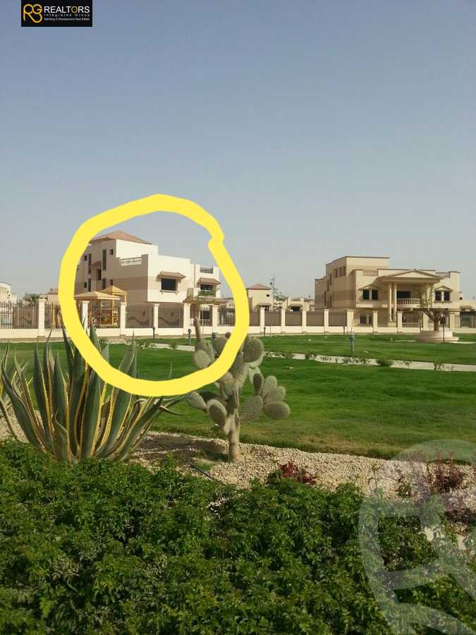 https://aqarmap.com.eg/ar/listing/4121437-for-sale-cairo-el-sheikh-zayed-city-compounds-in-sheikh-zayed-royal-city