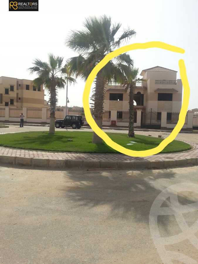https://aqarmap.com.eg/ar/listing/4121437-for-sale-cairo-el-sheikh-zayed-city-compounds-in-sheikh-zayed-royal-city