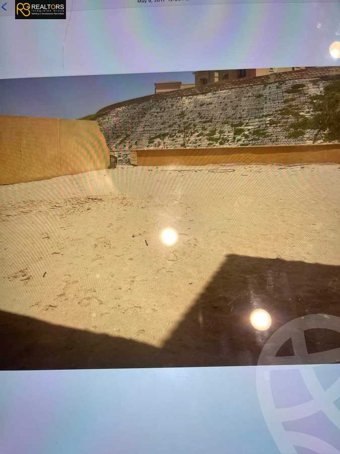 https://aqarmap.com.eg/en/listing/4121492-for-sale-cairo-el-sheikh-zayed-city-compounds-in-sheikh-zayed-royal-meadows