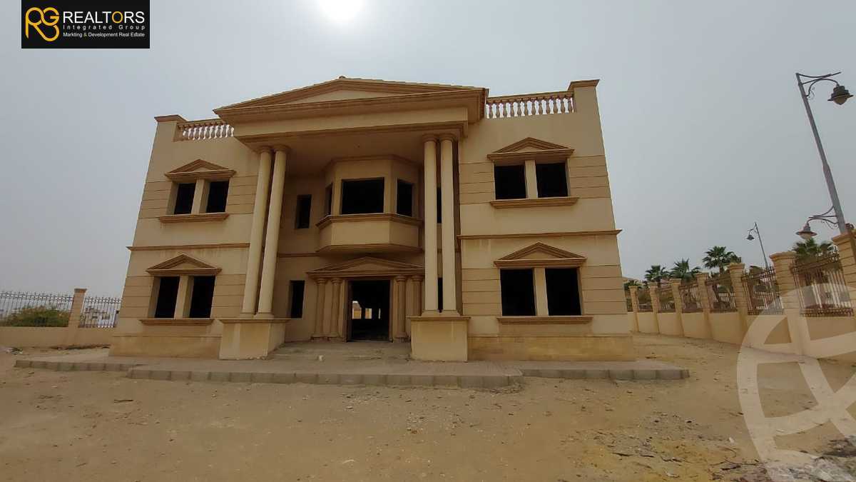 https://aqarmap.com.eg/ar/listing/4122023-for-sale-cairo-el-sheikh-zayed-city-compounds-in-sheikh-zayed-royal-city