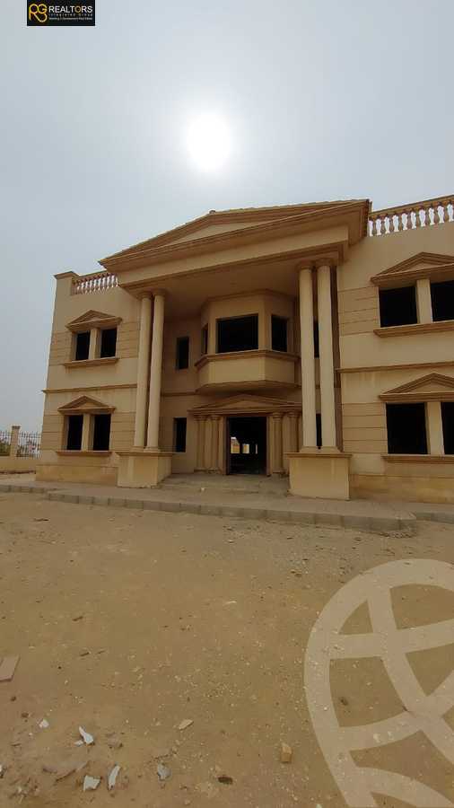 https://aqarmap.com.eg/ar/listing/4122023-for-sale-cairo-el-sheikh-zayed-city-compounds-in-sheikh-zayed-royal-city