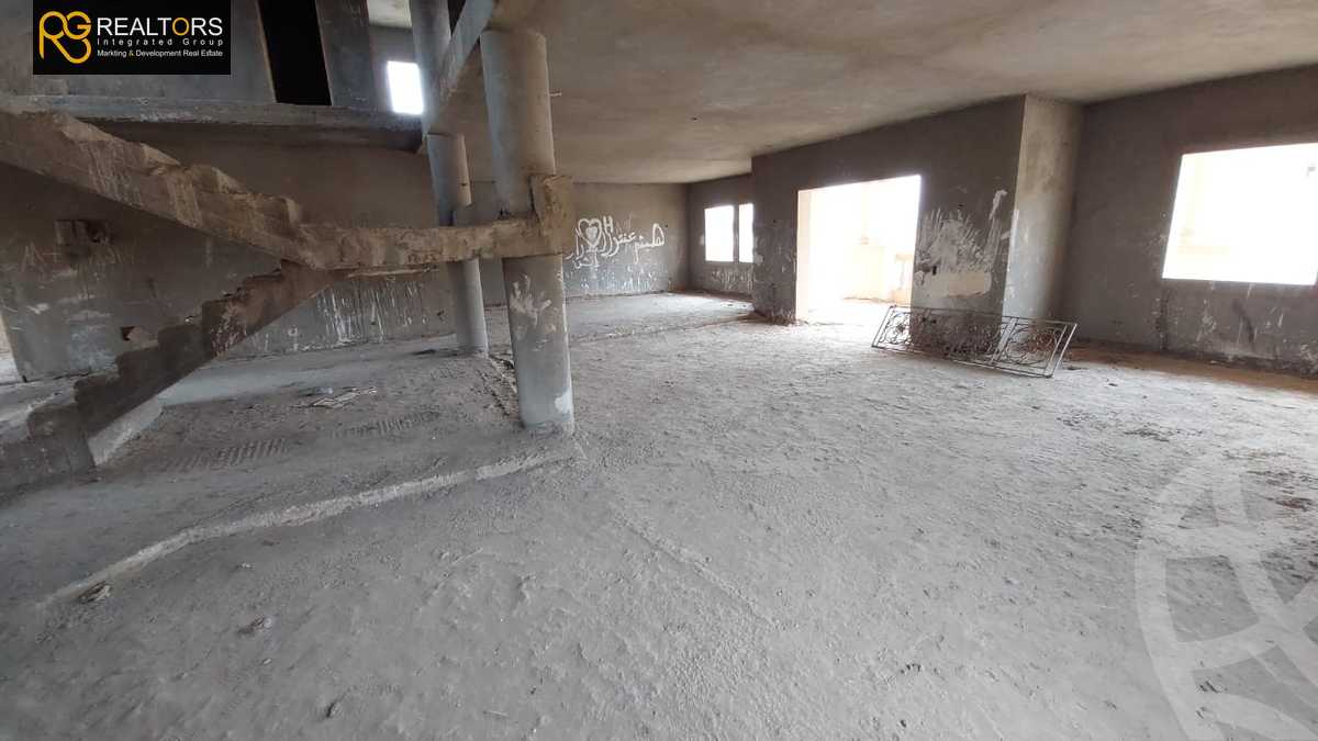 https://aqarmap.com.eg/ar/listing/4122023-for-sale-cairo-el-sheikh-zayed-city-compounds-in-sheikh-zayed-royal-city