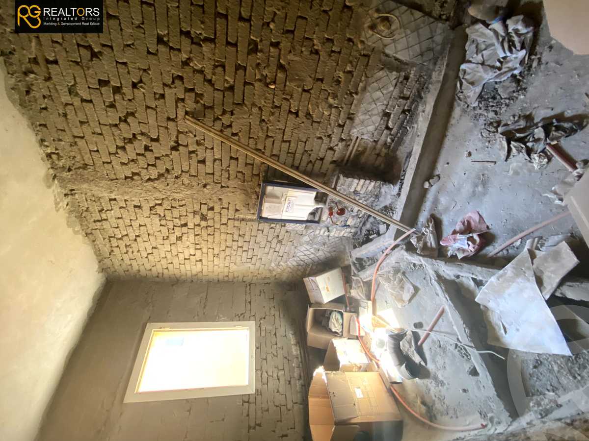 https://aqarmap.com.eg/ar/listing/4123721-for-sale-cairo-el-sheikh-zayed-city-compounds-in-sheikh-zayed-royal-meadows