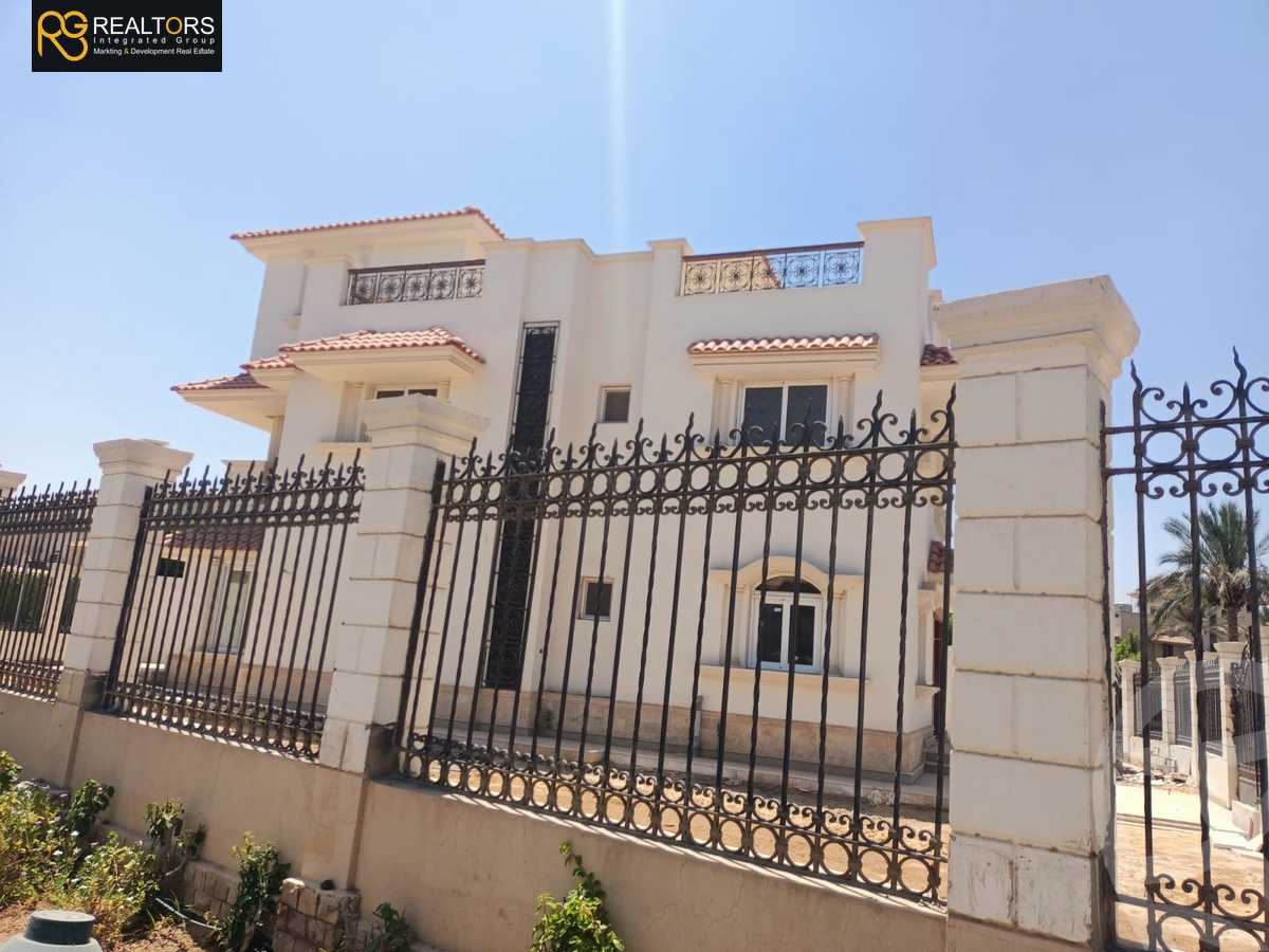 https://aqarmap.com.eg/ar/listing/4142228-for-sale-cairo-el-sheikh-zayed-city-compounds-in-sheikh-zayed-royal-city