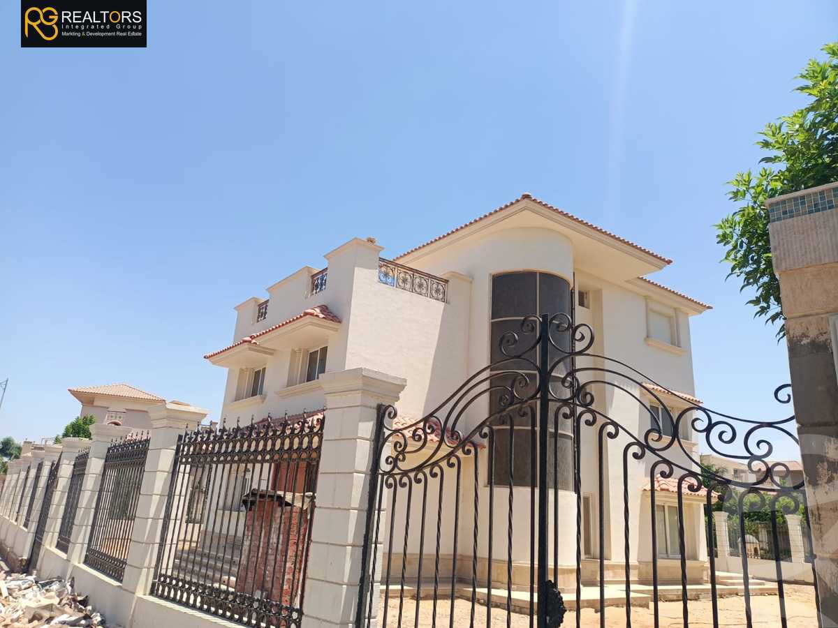 https://aqarmap.com.eg/ar/listing/4142228-for-sale-cairo-el-sheikh-zayed-city-compounds-in-sheikh-zayed-royal-city