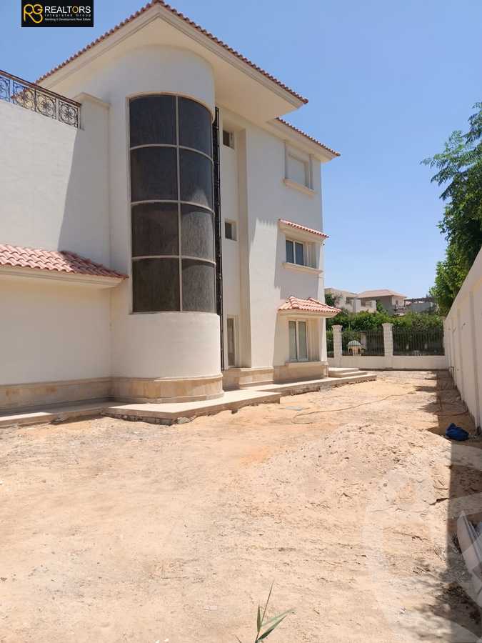 https://aqarmap.com.eg/ar/listing/4142228-for-sale-cairo-el-sheikh-zayed-city-compounds-in-sheikh-zayed-royal-city