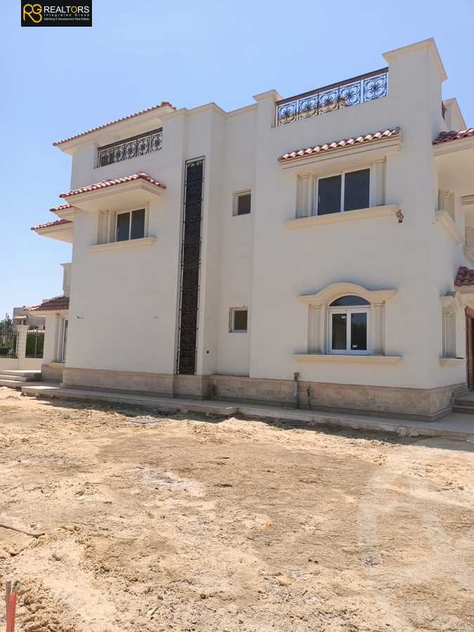 https://aqarmap.com.eg/ar/listing/4142228-for-sale-cairo-el-sheikh-zayed-city-compounds-in-sheikh-zayed-royal-city