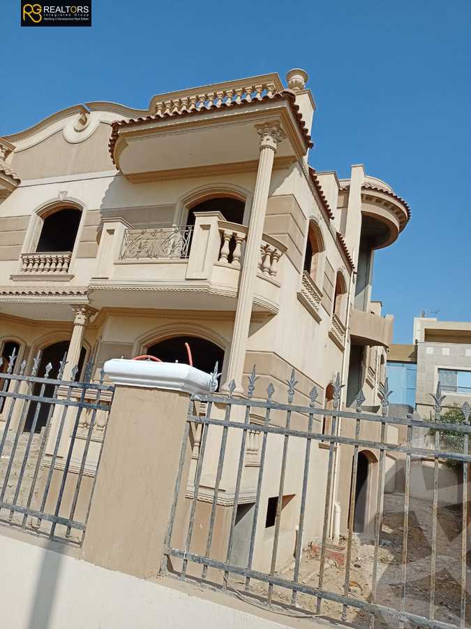 https://aqarmap.com.eg/ar/listing/4143207-for-sale-cairo-el-sheikh-zayed-city-compounds-in-sheikh-zayed-beverly-hills