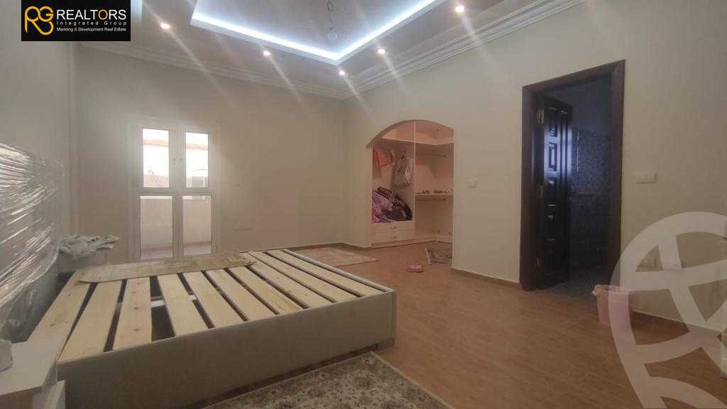 https://aqarmap.com.eg/en/listing/4145990-for-sale-cairo-6th-of-october-compound-el-fedaa