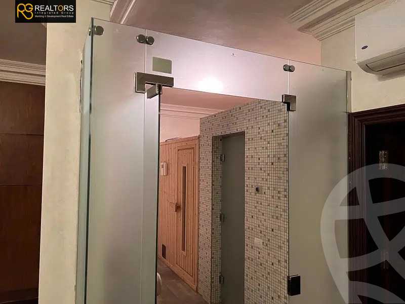 https://aqarmap.com.eg/ar/listing/4159014-for-sale-cairo-el-sheikh-zayed-city-compounds-in-sheikh-zayed-royal-city