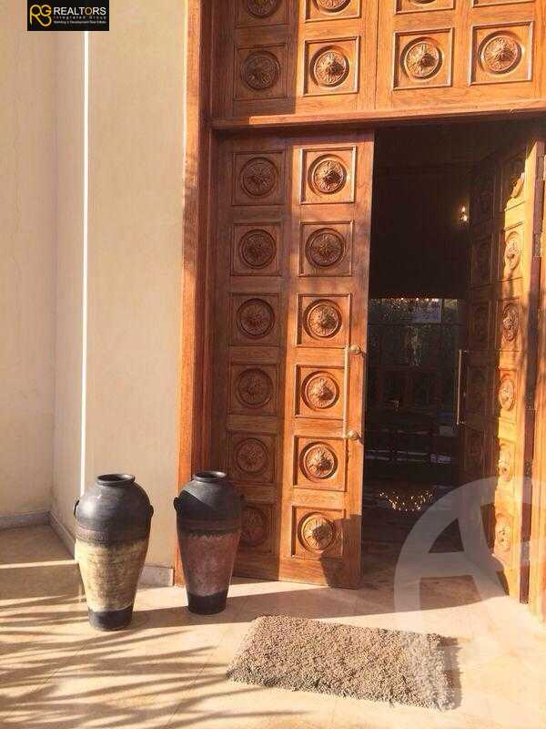 https://aqarmap.com.eg/en/listing/4159056-for-sale-cairo-6th-of-october-compound-royal-hills