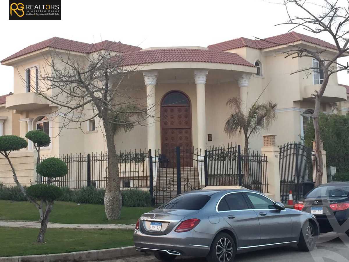 https://aqarmap.com.eg/en/listing/4159056-for-sale-cairo-6th-of-october-compound-royal-hills