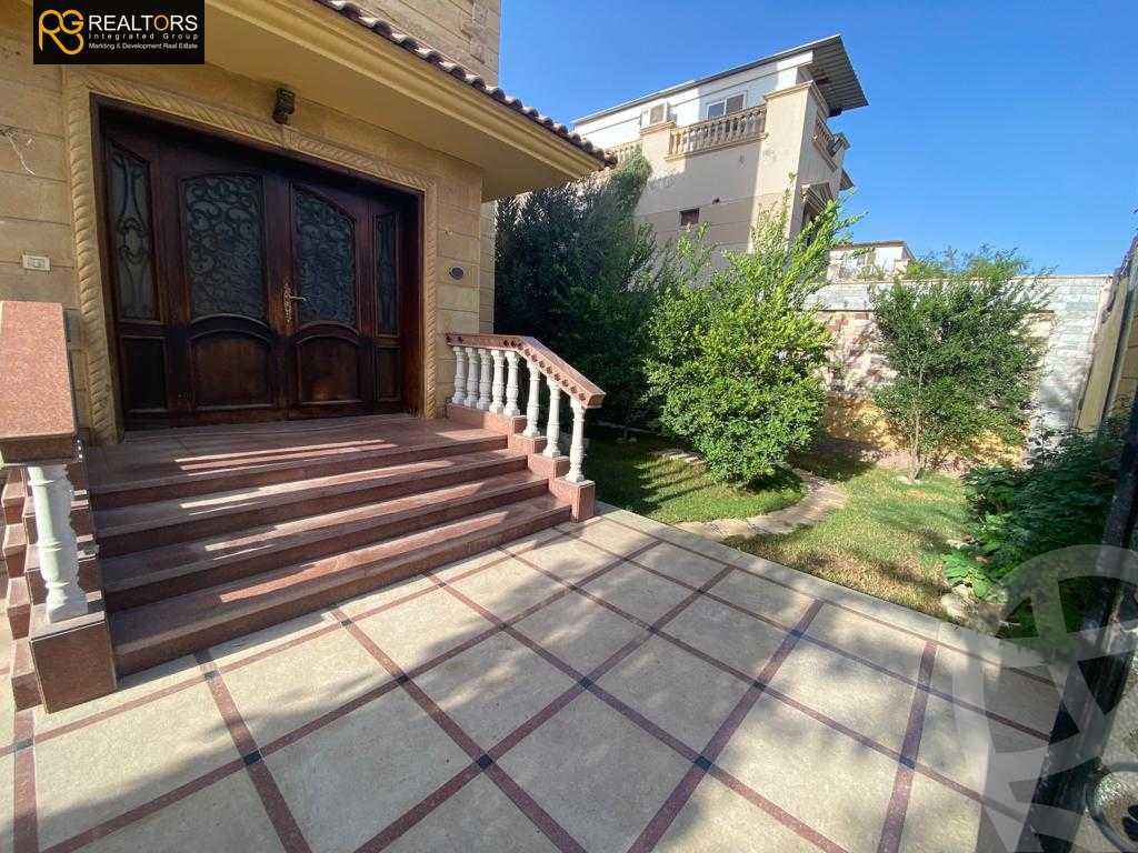 https://aqarmap.com.eg/ar/listing/4159115-for-sale-cairo-el-sheikh-zayed-city-compounds-in-sheikh-zayed-royal-city