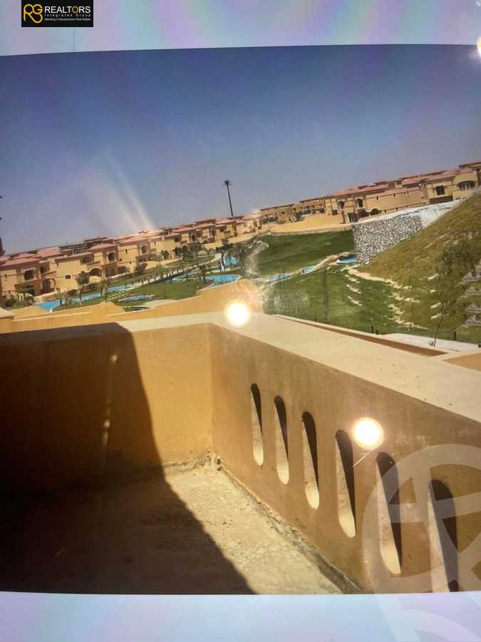 https://aqarmap.com.eg/en/listing/4159358-for-sale-cairo-el-sheikh-zayed-city-compounds-in-sheikh-zayed-royal-meadows