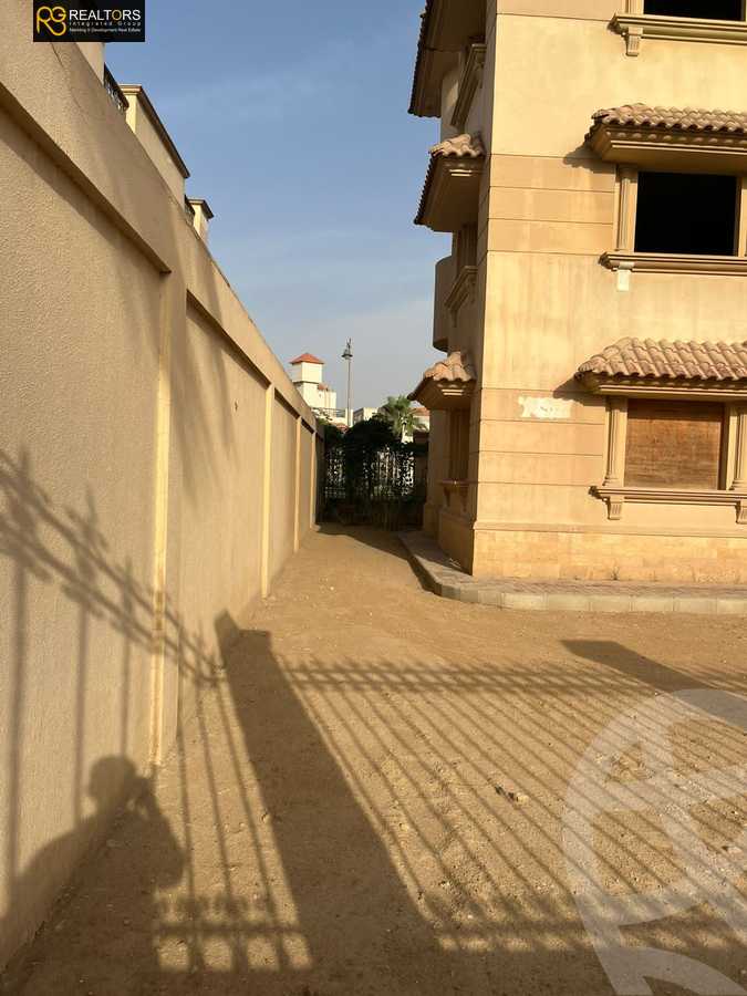 https://aqarmap.com.eg/ar/listing/4172282-for-sale-cairo-el-sheikh-zayed-city-compounds-in-sheikh-zayed-royal-city