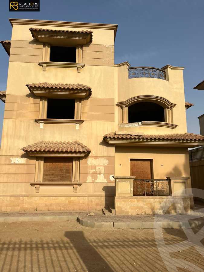 https://aqarmap.com.eg/ar/listing/4172282-for-sale-cairo-el-sheikh-zayed-city-compounds-in-sheikh-zayed-royal-city