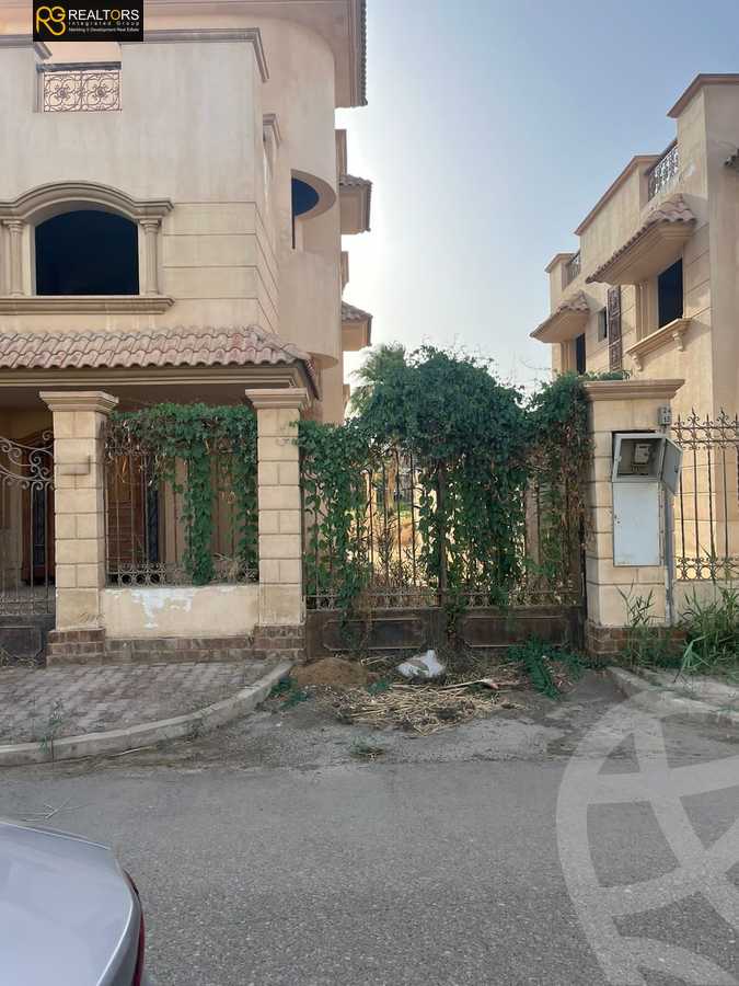 https://aqarmap.com.eg/ar/listing/4172282-for-sale-cairo-el-sheikh-zayed-city-compounds-in-sheikh-zayed-royal-city