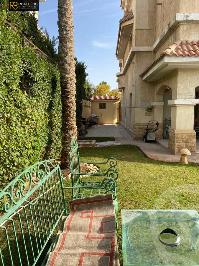 https://aqarmap.com.eg/en/listing/4172963-for-sale-cairo-6th-of-october-compound-royal-hills