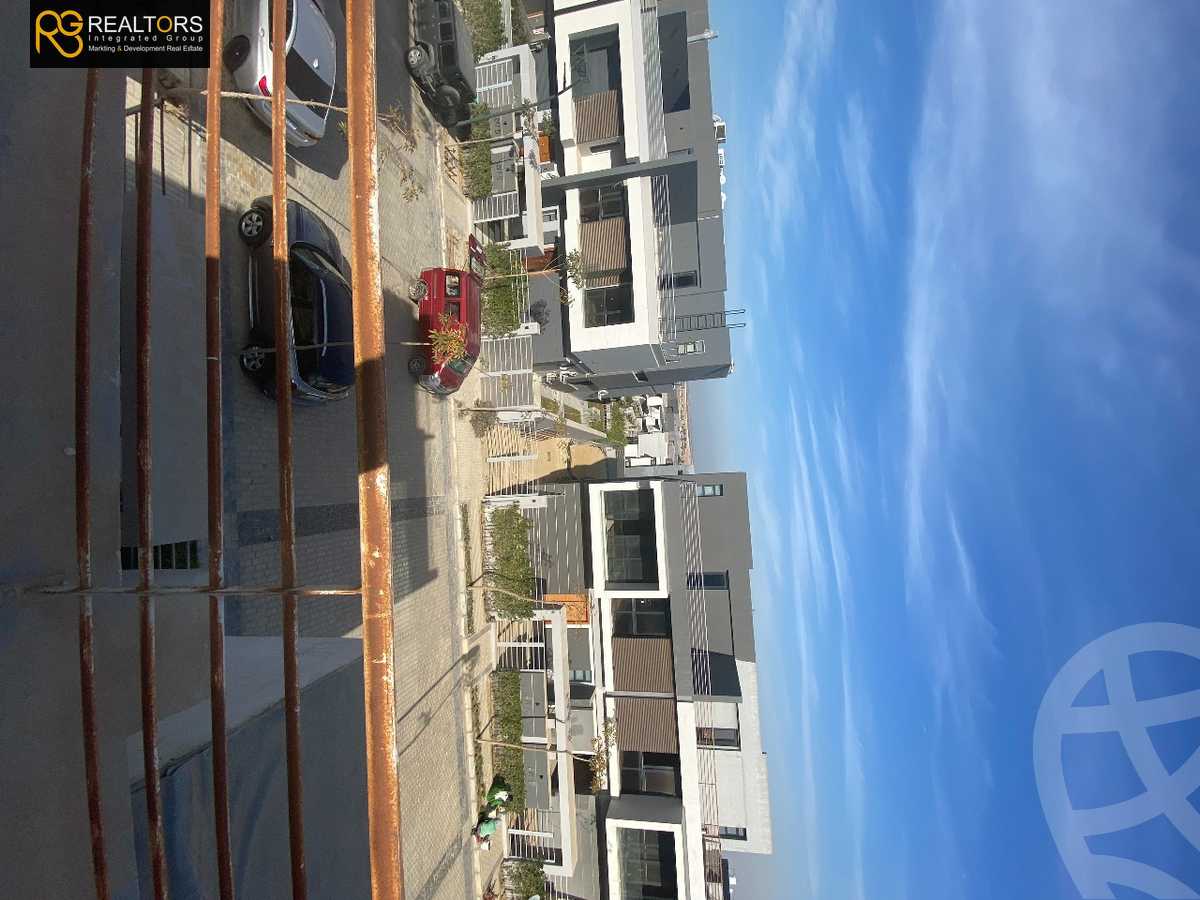https://aqarmap.com.eg/en/listing/4197967-for-sale-cairo-el-sheikh-zayed-city-compounds-in-sheikh-zayed-el-patio-zahraa