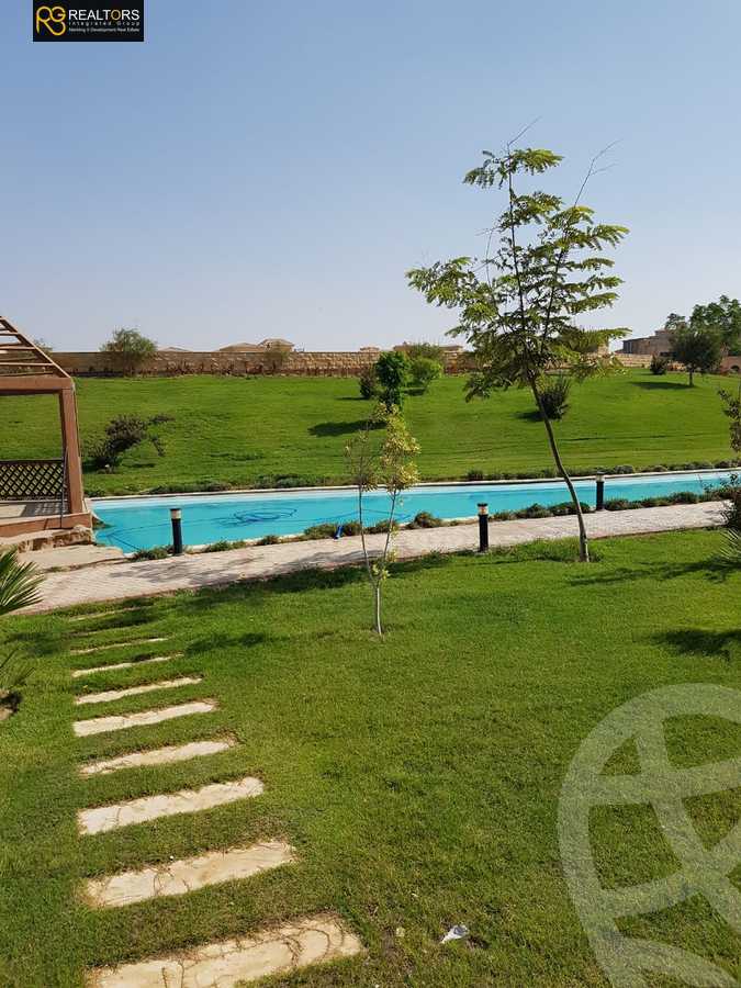 https://aqarmap.com.eg/en/listing/4198046-for-sale-cairo-el-sheikh-zayed-city-compounds-in-sheikh-zayed-royal-meadows