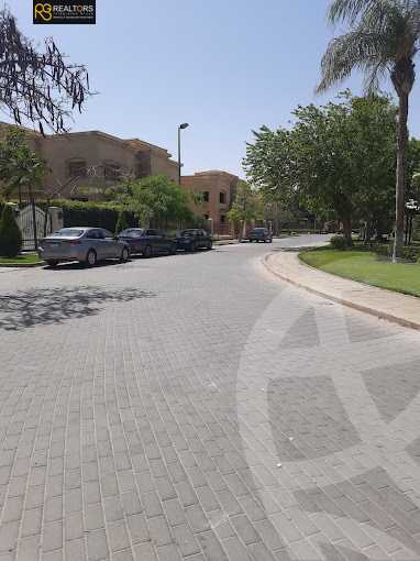 https://aqarmap.com.eg/en/listing/4211516-for-sale-cairo-6th-of-october-compound-royal-hills