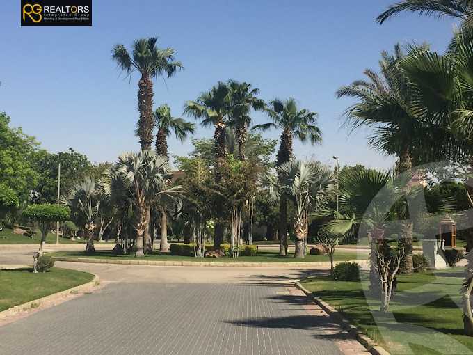 https://aqarmap.com.eg/en/listing/4211516-for-sale-cairo-6th-of-october-compound-royal-hills
