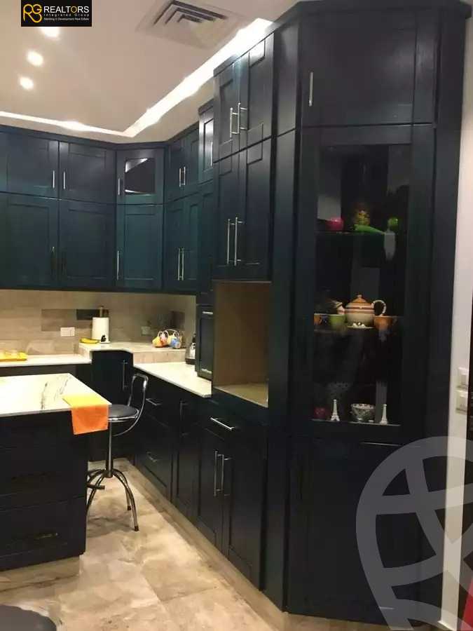 https://aqarmap.com.eg/en/listing/4211674-for-sale-cairo-el-sheikh-zayed-city-compounds-kmbwnd-wyst-twn-swdyk