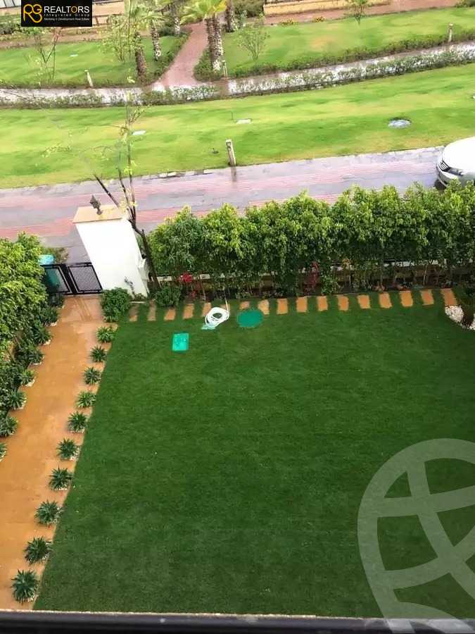 https://aqarmap.com.eg/en/listing/4211674-for-sale-cairo-el-sheikh-zayed-city-compounds-kmbwnd-wyst-twn-swdyk