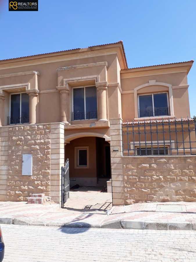 https://aqarmap.com.eg/en/listing/4211927-for-sale-cairo-el-sheikh-zayed-city-compounds-in-sheikh-zayed-royal-meadows