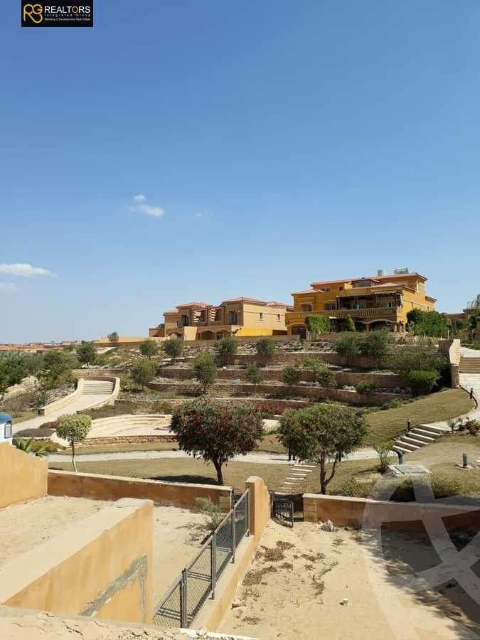 https://aqarmap.com.eg/en/listing/4211927-for-sale-cairo-el-sheikh-zayed-city-compounds-in-sheikh-zayed-royal-meadows