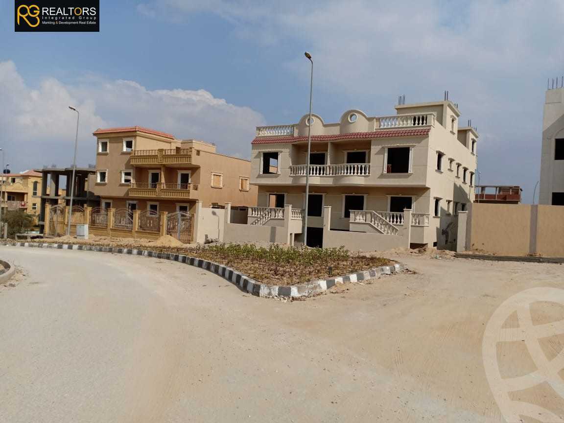 https://aqarmap.com.eg/en/listing/4212751-for-sale-cairo-6th-of-october-compounds-l-fyd-lbstn
