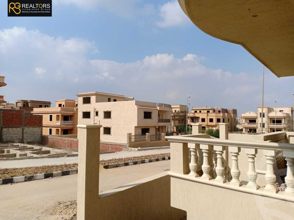 https://aqarmap.com.eg/en/listing/4212751-for-sale-cairo-6th-of-october-compounds-l-fyd-lbstn