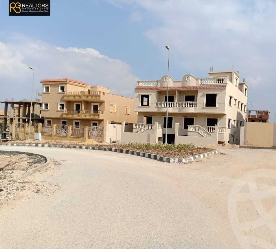 https://aqarmap.com.eg/en/listing/4212751-for-sale-cairo-6th-of-october-compounds-l-fyd-lbstn