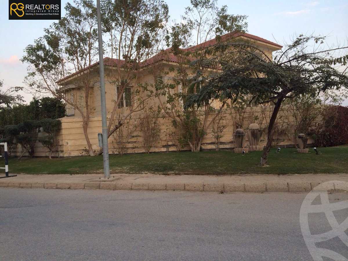 https://aqarmap.com.eg/en/listing/4223957-for-sale-cairo-6th-of-october-compound-royal-hills