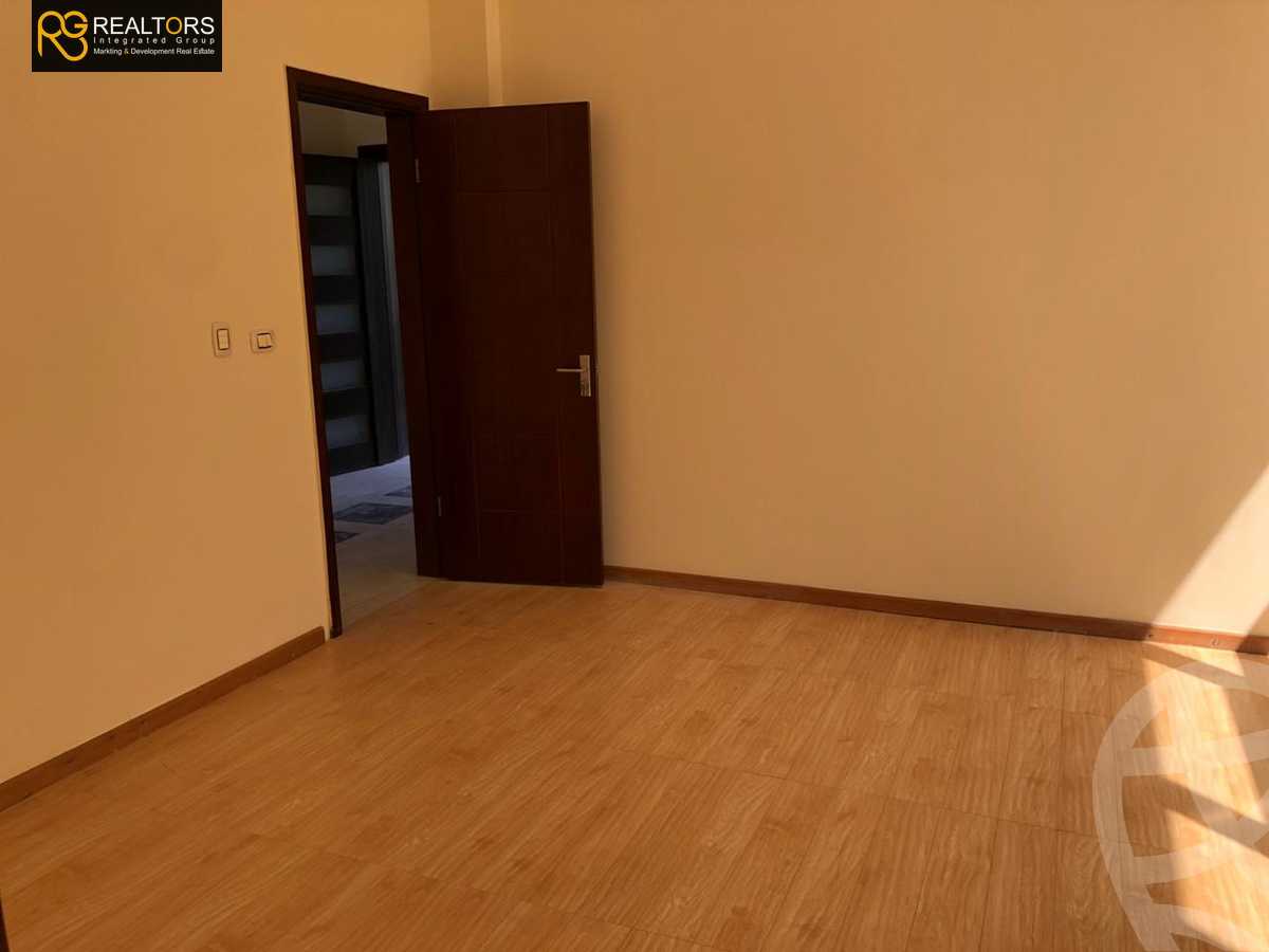 https://aqarmap.com.eg/en/listing/4224130-for-sale-cairo-el-sheikh-zayed-city-compounds-kmbwnd-ljry-swdyk
