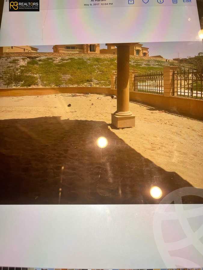 https://aqarmap.com.eg/en/listing/4224135-for-sale-cairo-el-sheikh-zayed-city-compounds-in-sheikh-zayed-royal-meadows