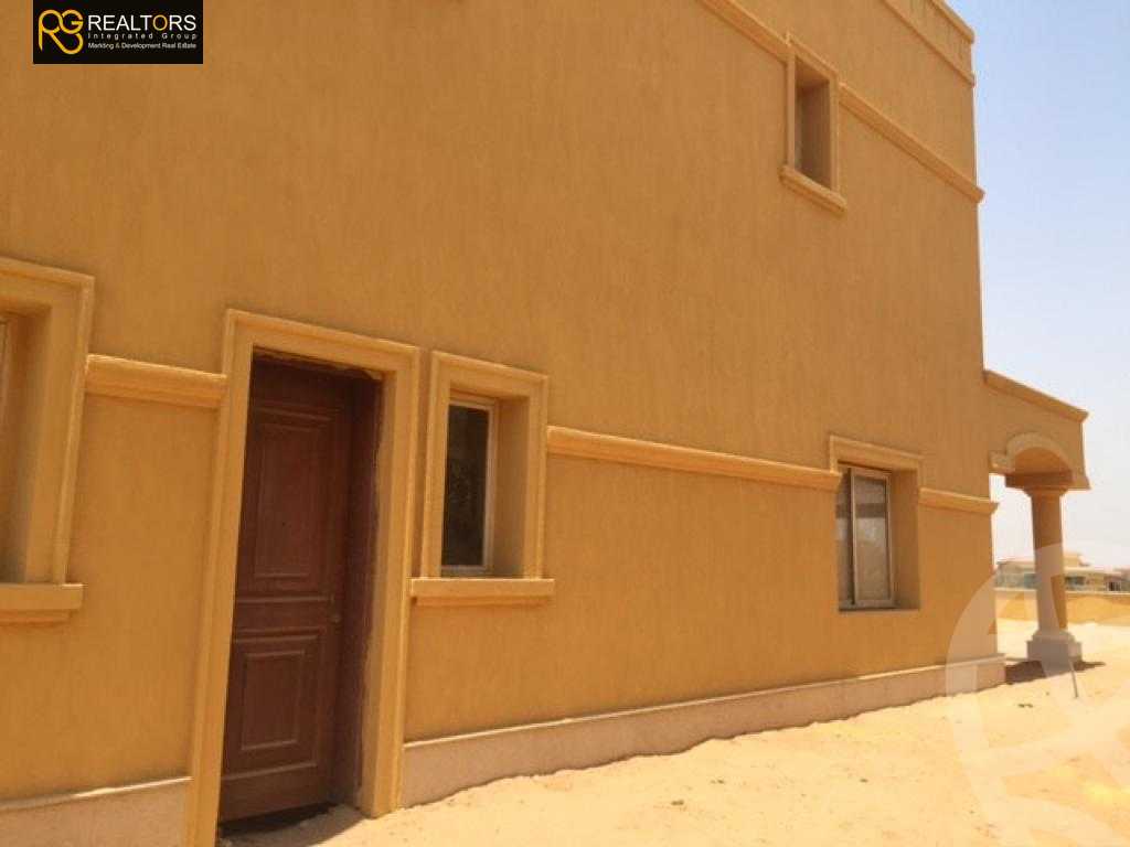 https://aqarmap.com.eg/en/listing/4224863-for-sale-cairo-el-sheikh-zayed-city-compounds-in-sheikh-zayed-royal-meadows