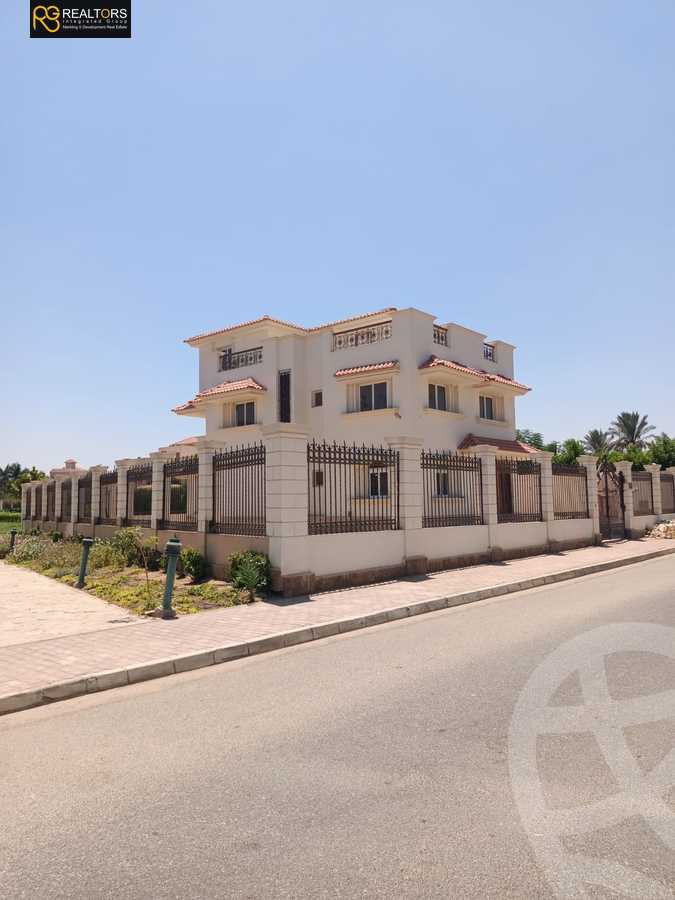 https://aqarmap.com.eg/ar/listing/4225433-for-sale-cairo-el-sheikh-zayed-city-compounds-in-sheikh-zayed-royal-city