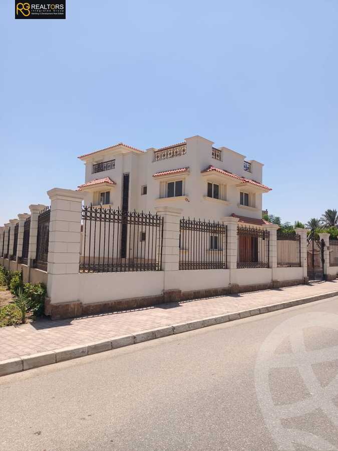 https://aqarmap.com.eg/ar/listing/4225433-for-sale-cairo-el-sheikh-zayed-city-compounds-in-sheikh-zayed-royal-city